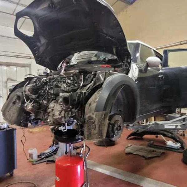 Garage automobile à Vernet